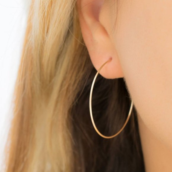 Alquimia Jewelry - Simple skinny gold medium hoops